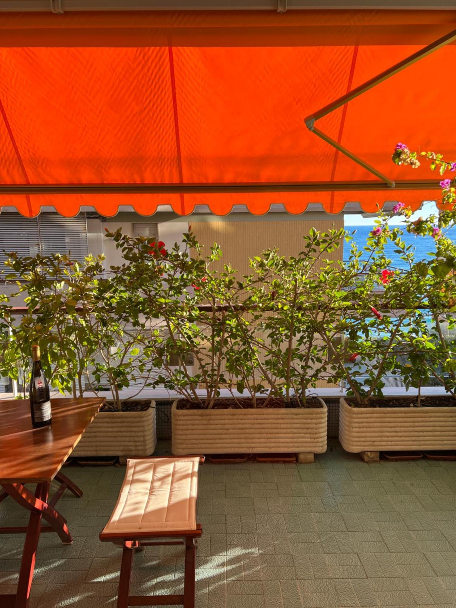 Tre Ponti Beach Apartment - Terrazzo Vista Mare Sanremo Luaran gambar
